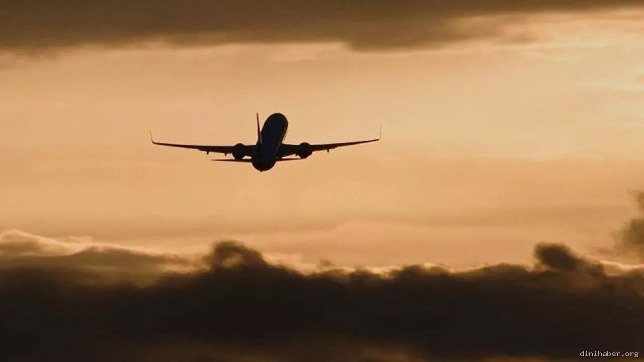 Antalya'da Acil İniş: Yolcu Uçağı Pilotun Rahatsızlığı Nedeniyle Acil Durumda